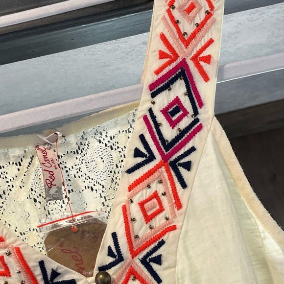 Red camel  sleeveless  summer  shirt purples oranges pink. BNWT cream. - Picture 15 of 16